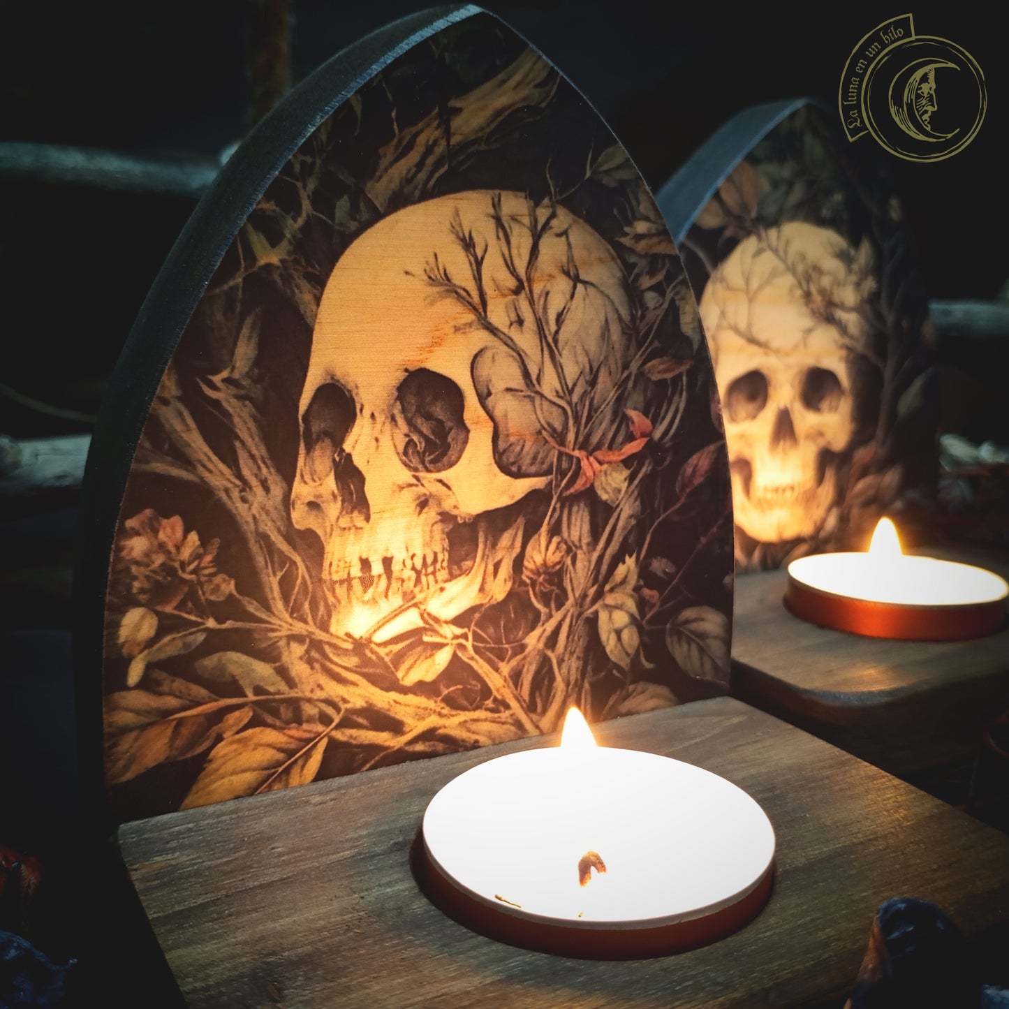 Set of 2 Candle holders - Skulls - Memento Mori