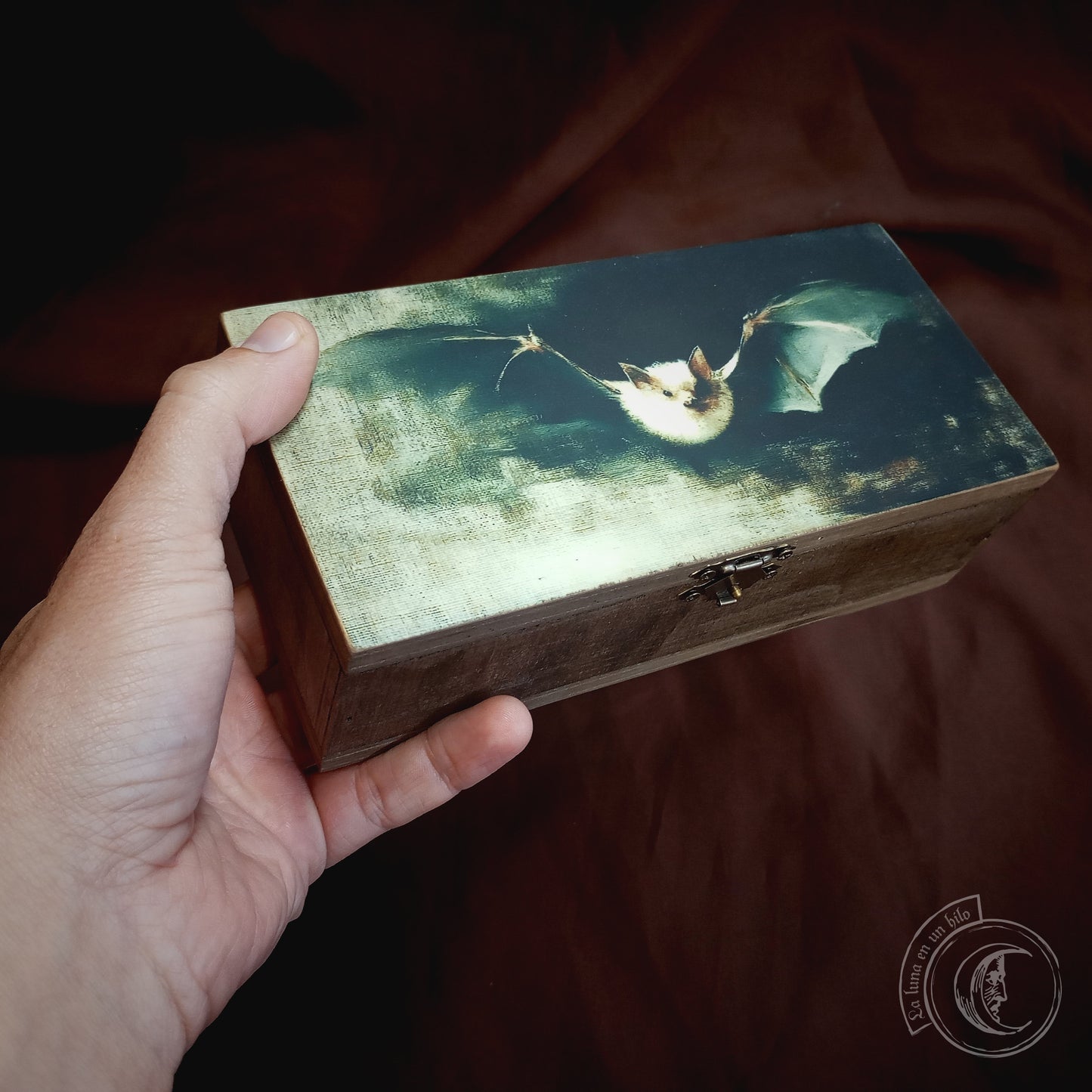 Joyero artesanal de madera - Murciélago -