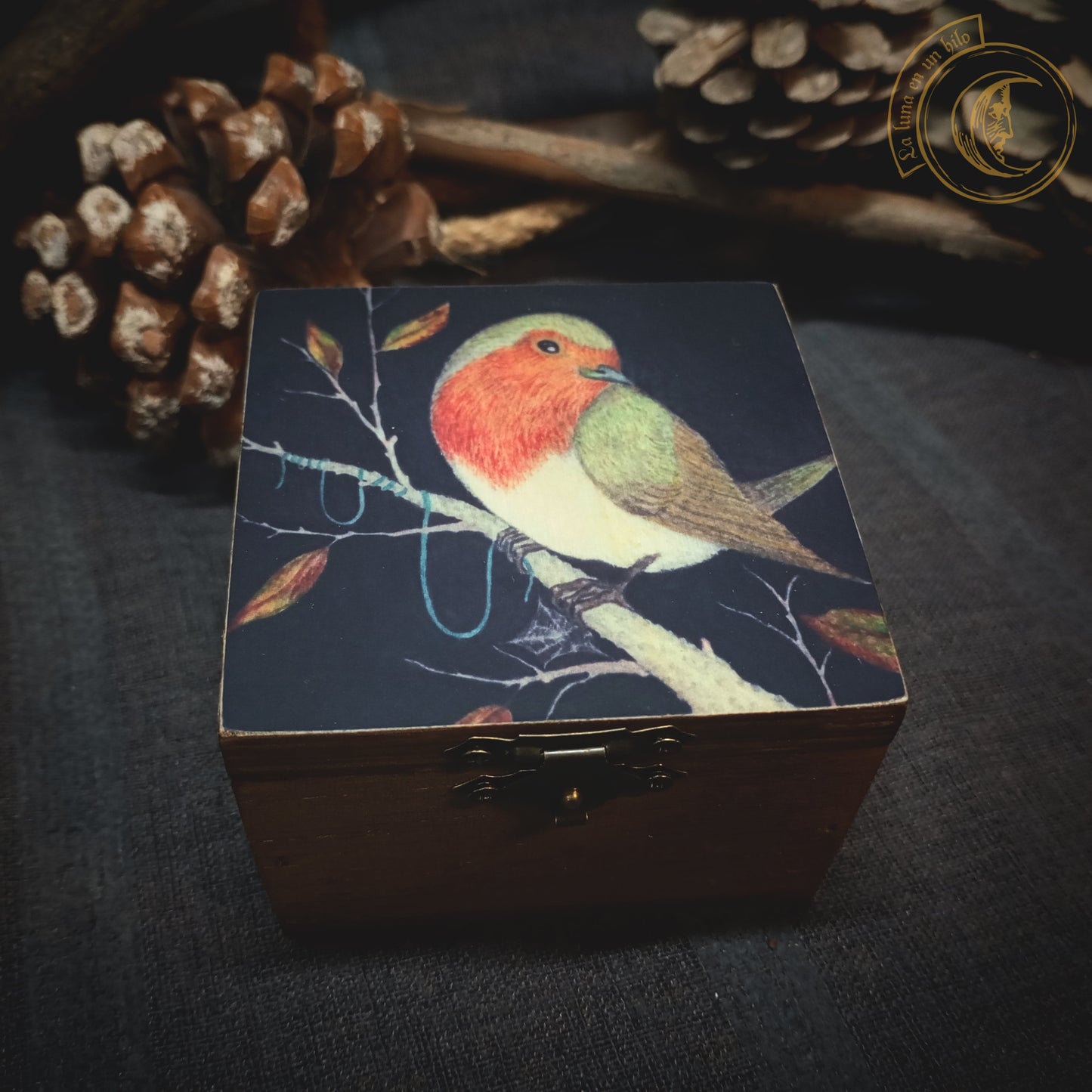 Small Wooden Box - Robin -