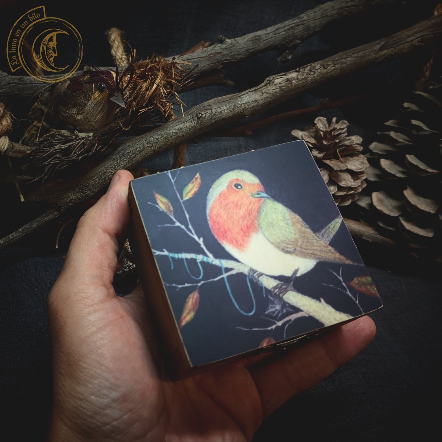 Small Wooden Box - Robin -