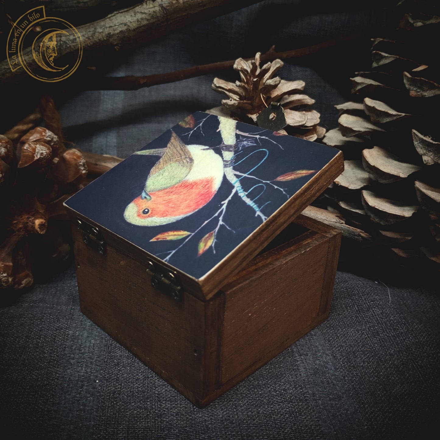 Small Wooden Box - Robin -