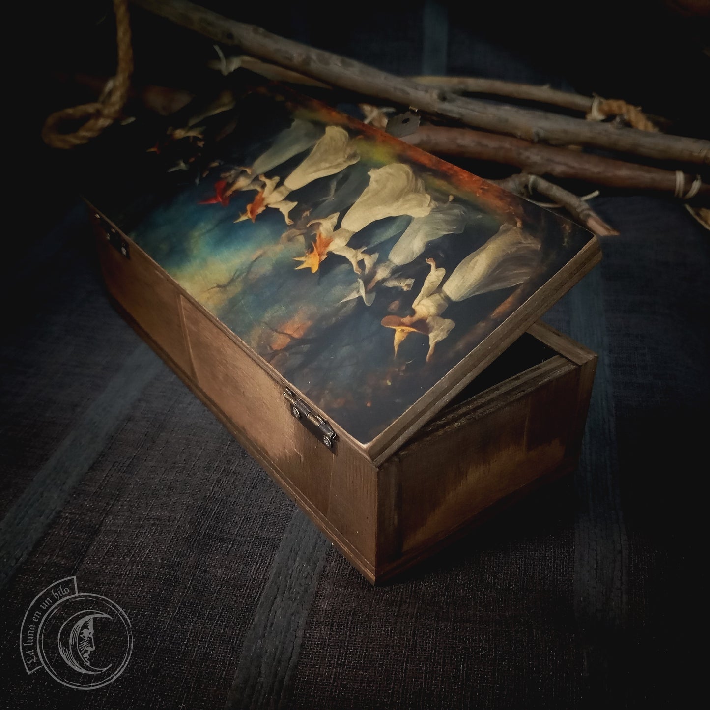 Holztruhe – Hexensabbat II –