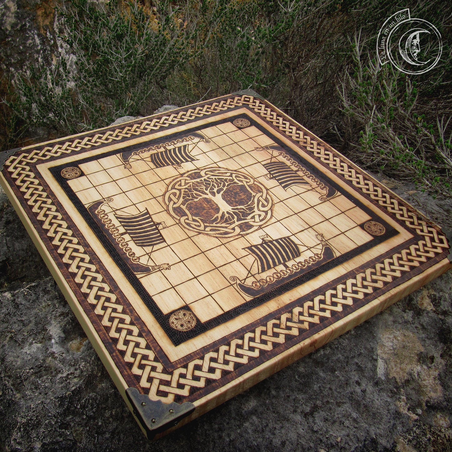 Hnefatafl - the viking chess
