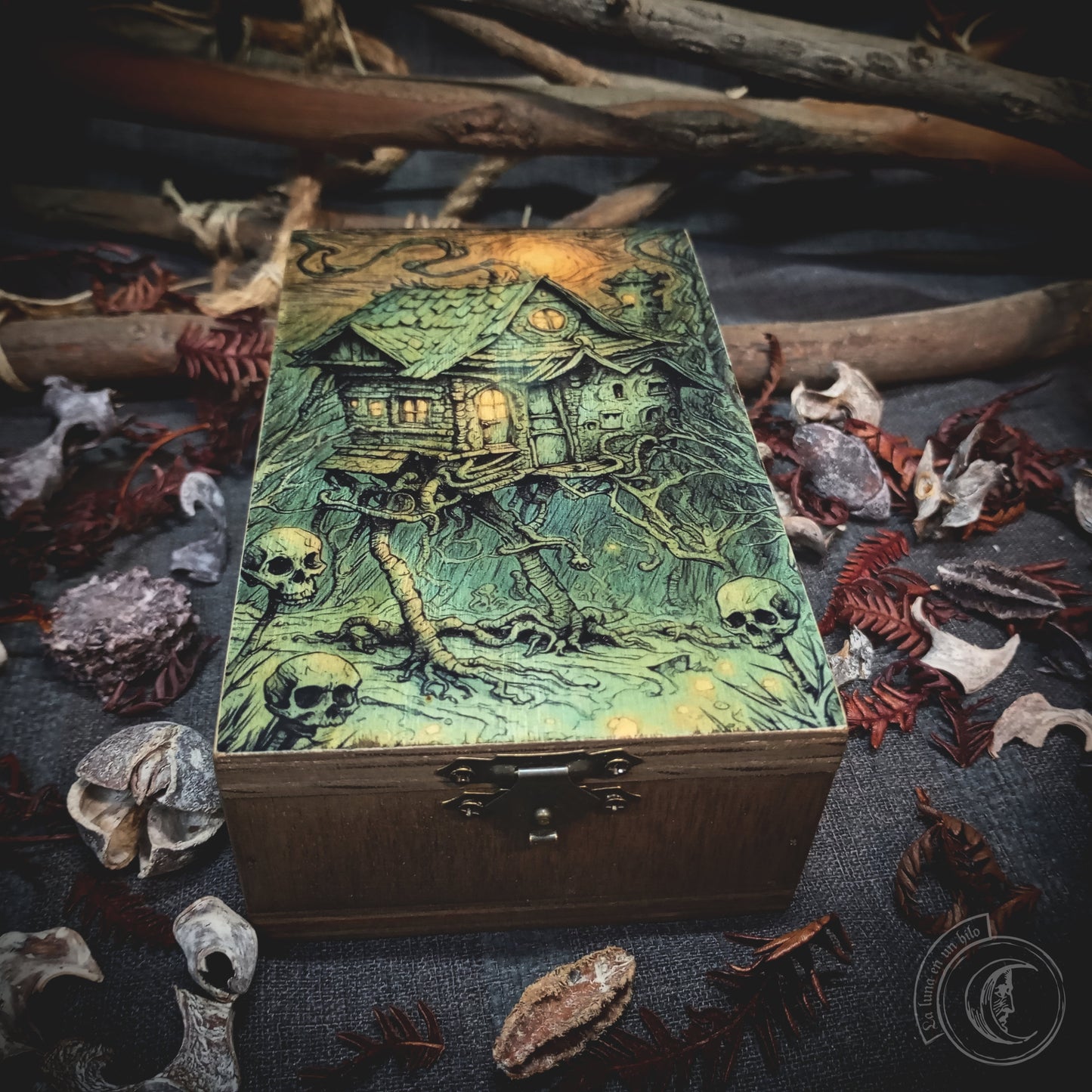 Tarot jewelry box - Baba Yaga's Hut -