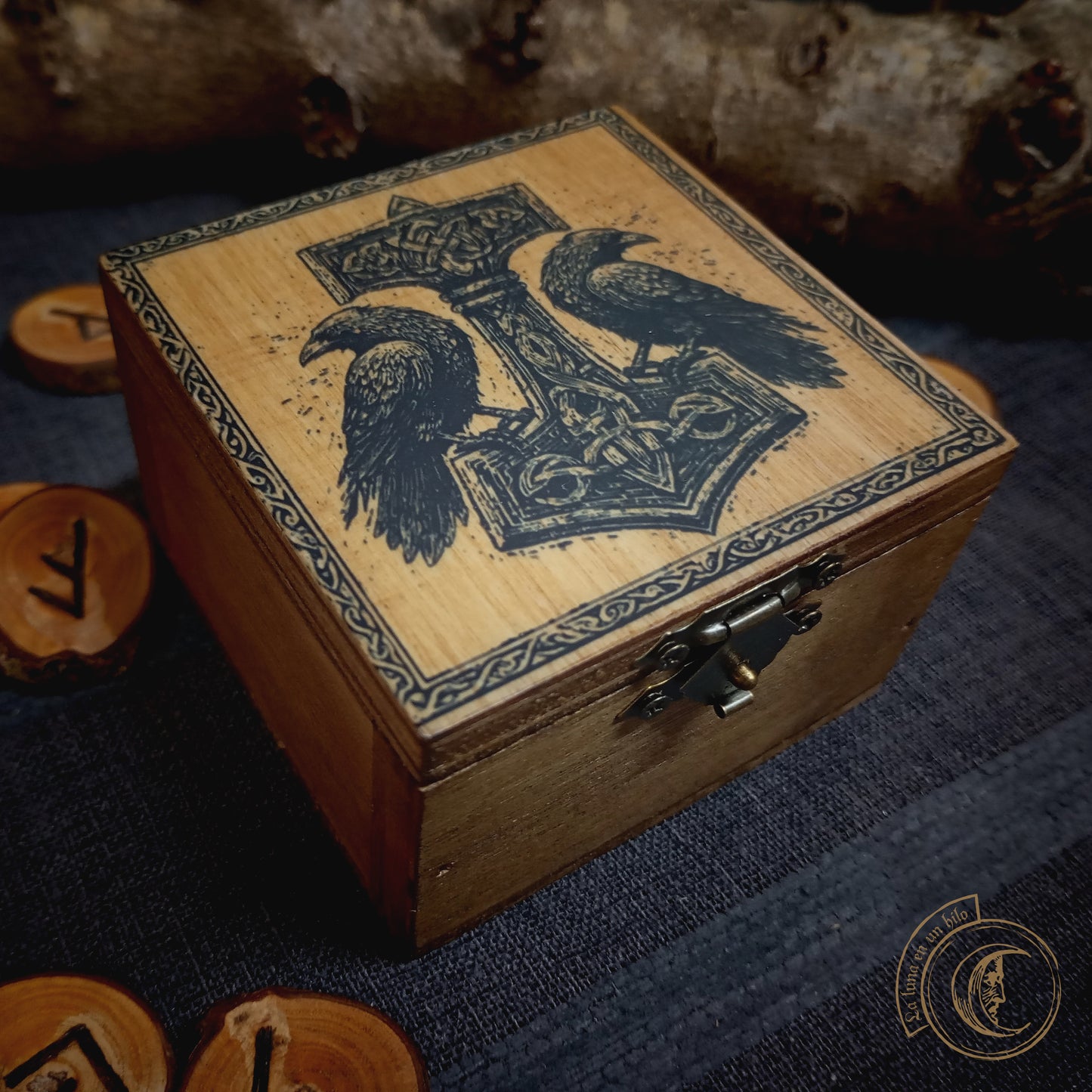 Cajita de madera - Huginn y Muninn - Decoración Vikinga