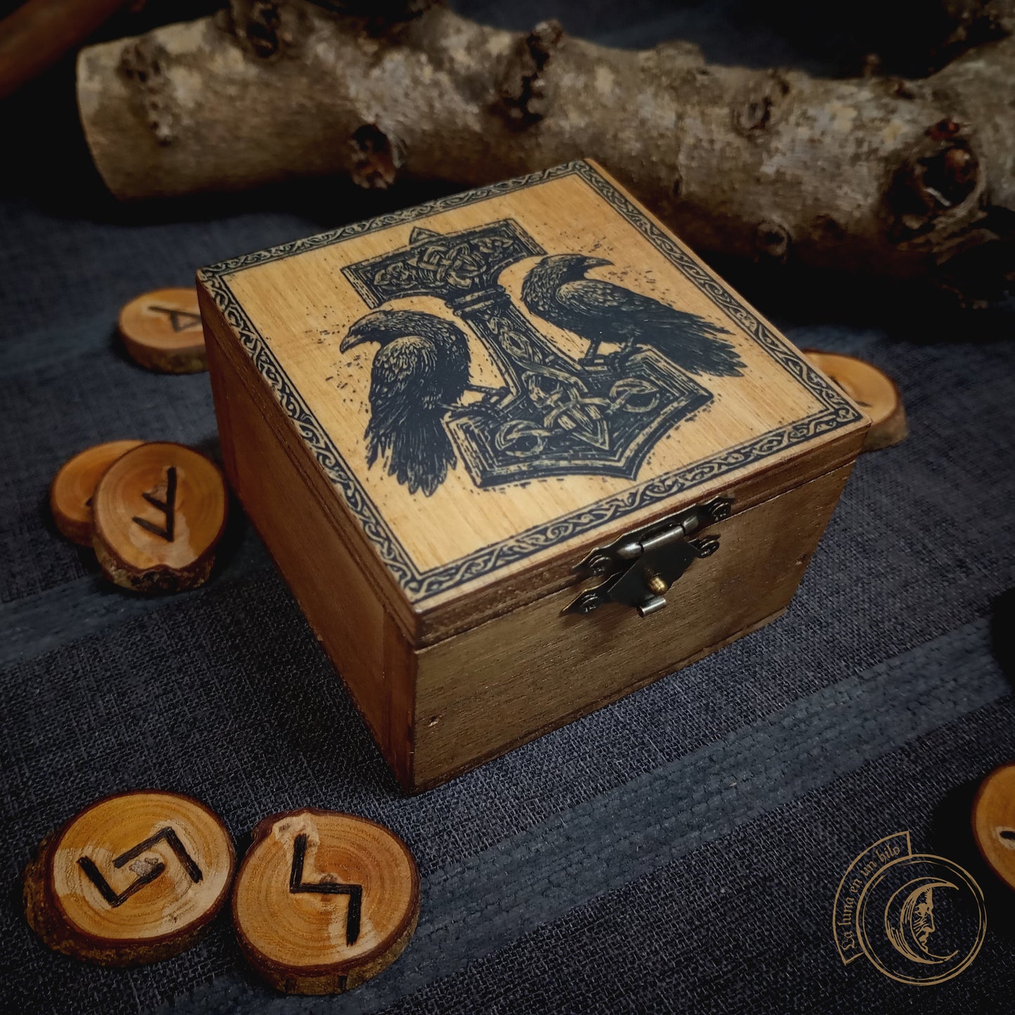 Cajita de madera - Huginn y Muninn - Decoración Vikinga