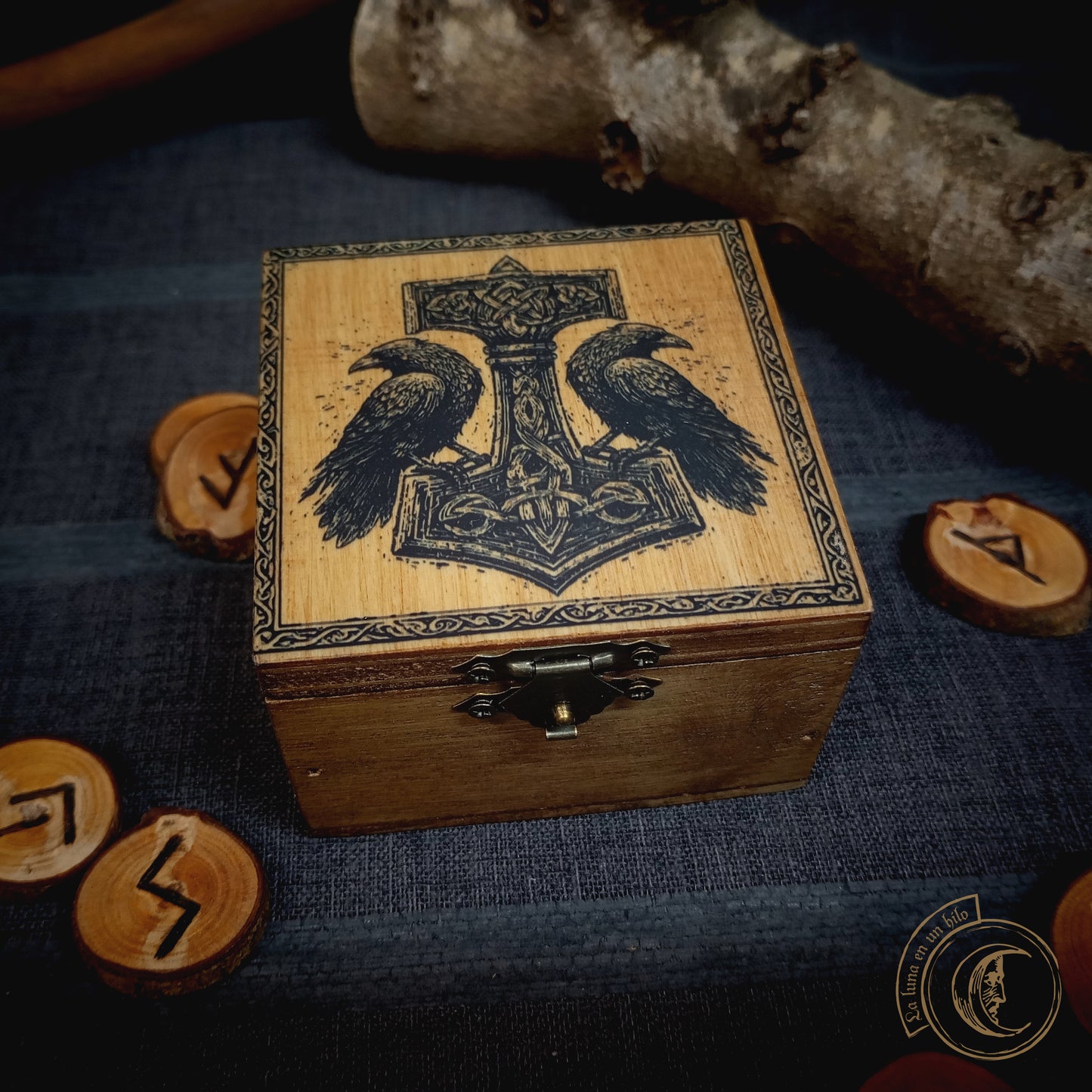 Cajita de madera - Huginn y Muninn - Decoración Vikinga